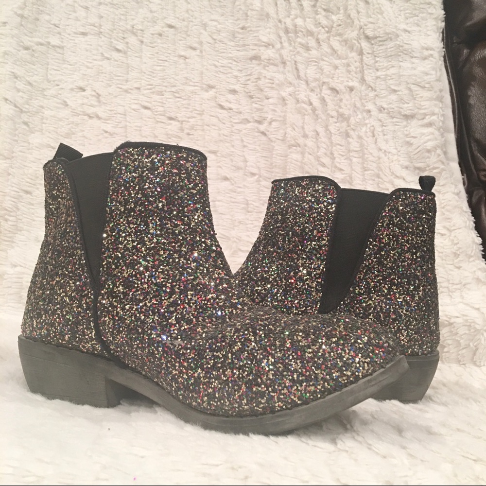 Girls boots